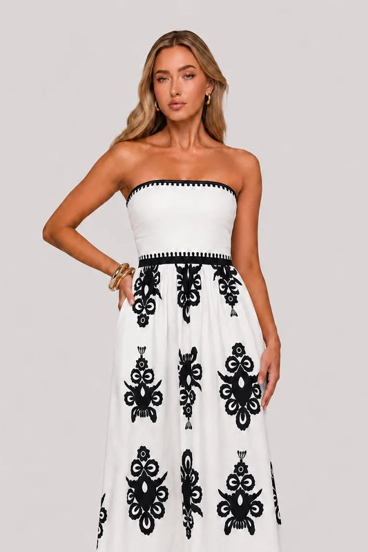 Solivie Noir Maxi Dress